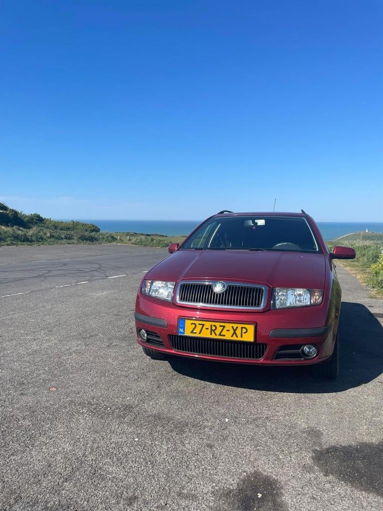 Skoda Fabia 1.4 2005 NIEUWE APK, Auto's, Voorwielaandrijving, Zwart, 4 cilinders, 49 €/maand