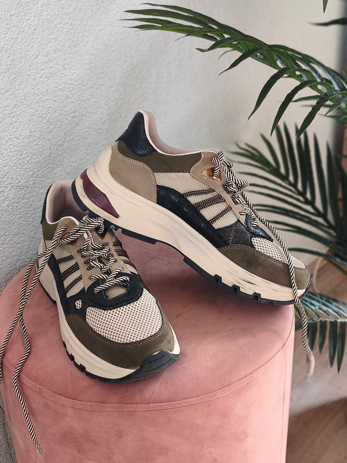 De herfst komt eraan!, Ophalen of Verzenden, Overige kleuren, Diverse merken, Sneakers of Gympen