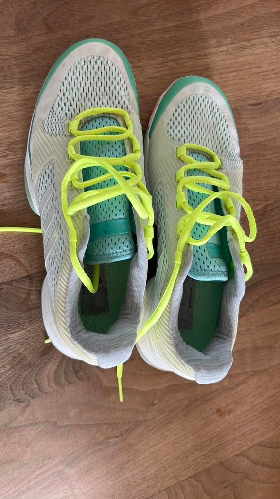 Tennisschoenen dames Adidas maat 40, L00, Schoenen, Zo goed als nieuw, Ophalen