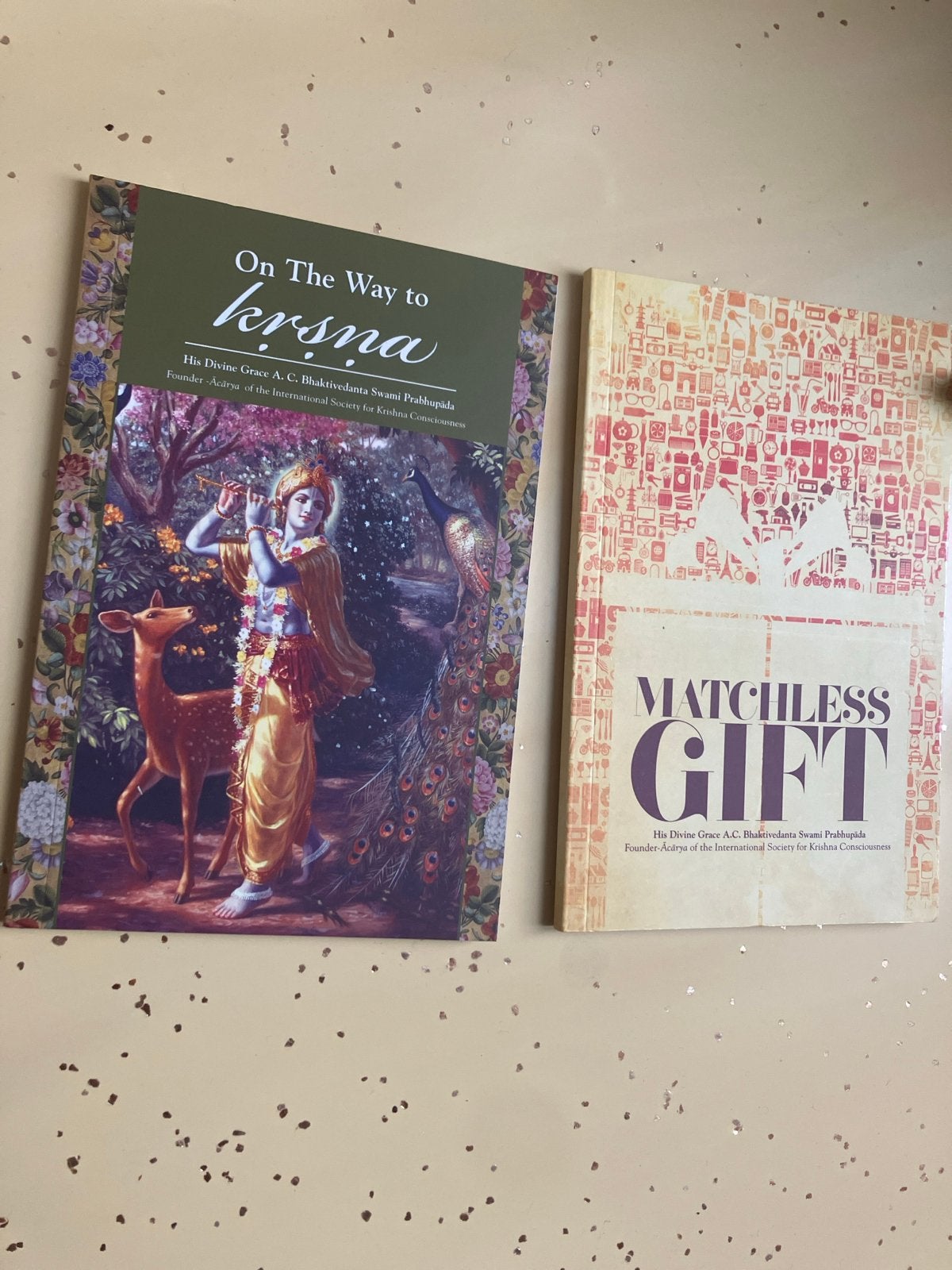 On The Way to Krsna & Matchless Gift - Spiritualiteit, Ophalen of Verzenden, Nieuw, Spiritualiteit algemeen, Achtergrond en Informatie