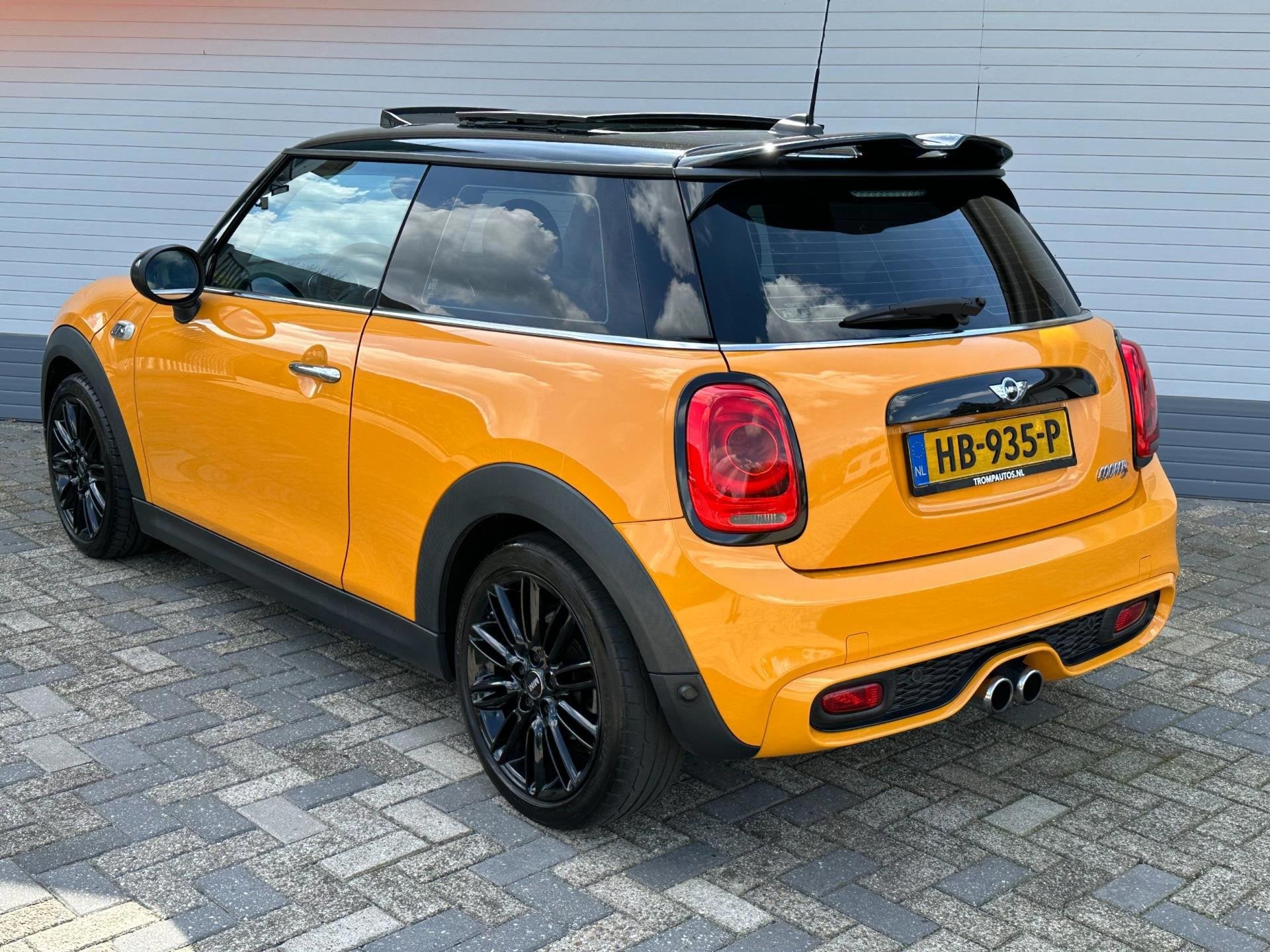 Mini Mini 2.0 Cooper S|PANO|LEER|NAVI|CRUISE|, Auto's, Voorwielaandrijving, 1998 cc, Gebruikt, Automatische klimaatregeling
