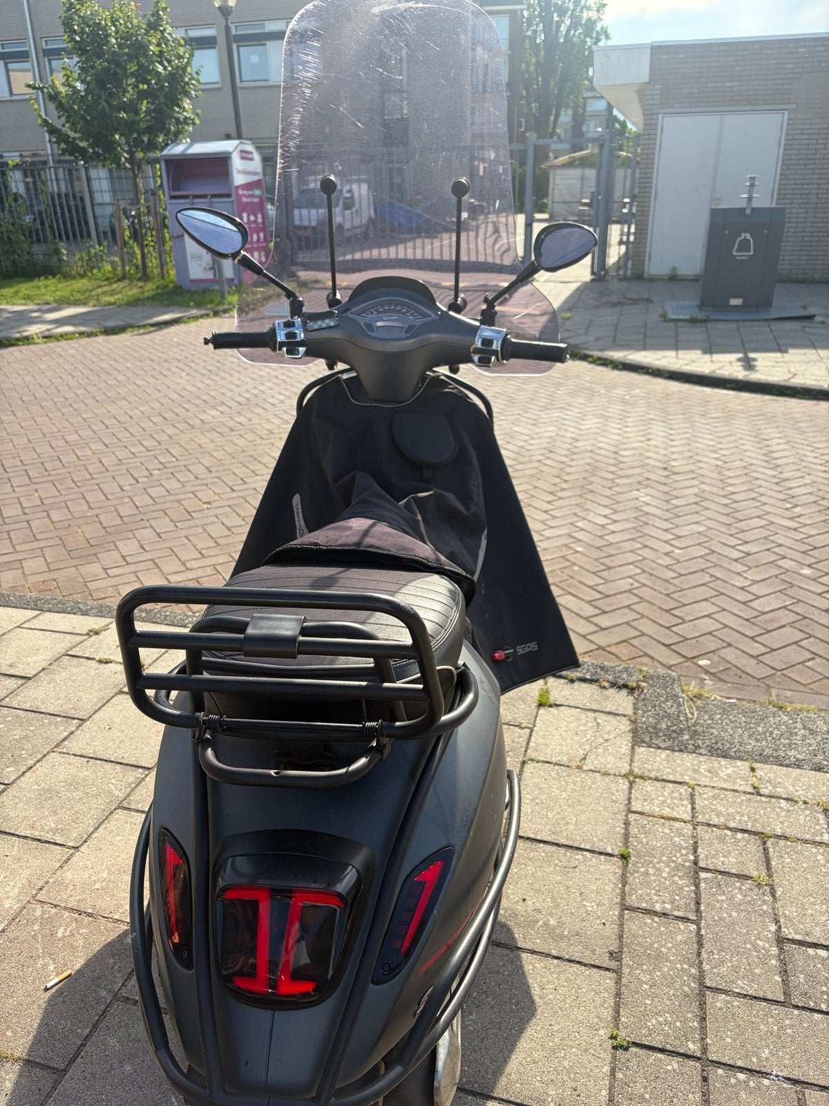 Vespa Sprint 25km/u - Mat Grijs - Zo goed als nieuw, Overige modellen, Ophalen of Verzenden, Zo goed als nieuw, Benzine