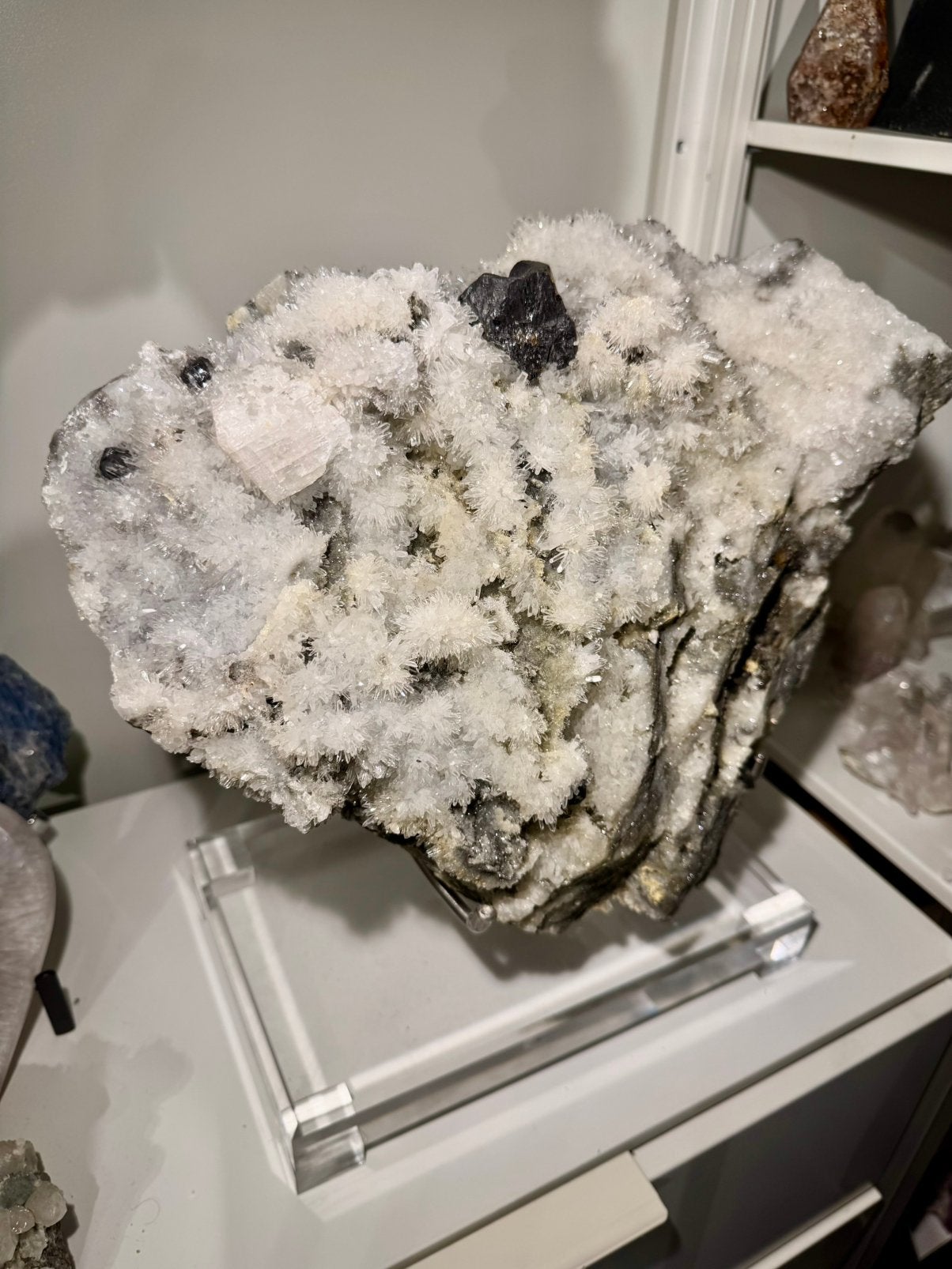 Naaldkwarts met zwarte pyriet en calciet Myanmar. XXL, Verzamelen, Ophalen of Verzenden, Mineraal