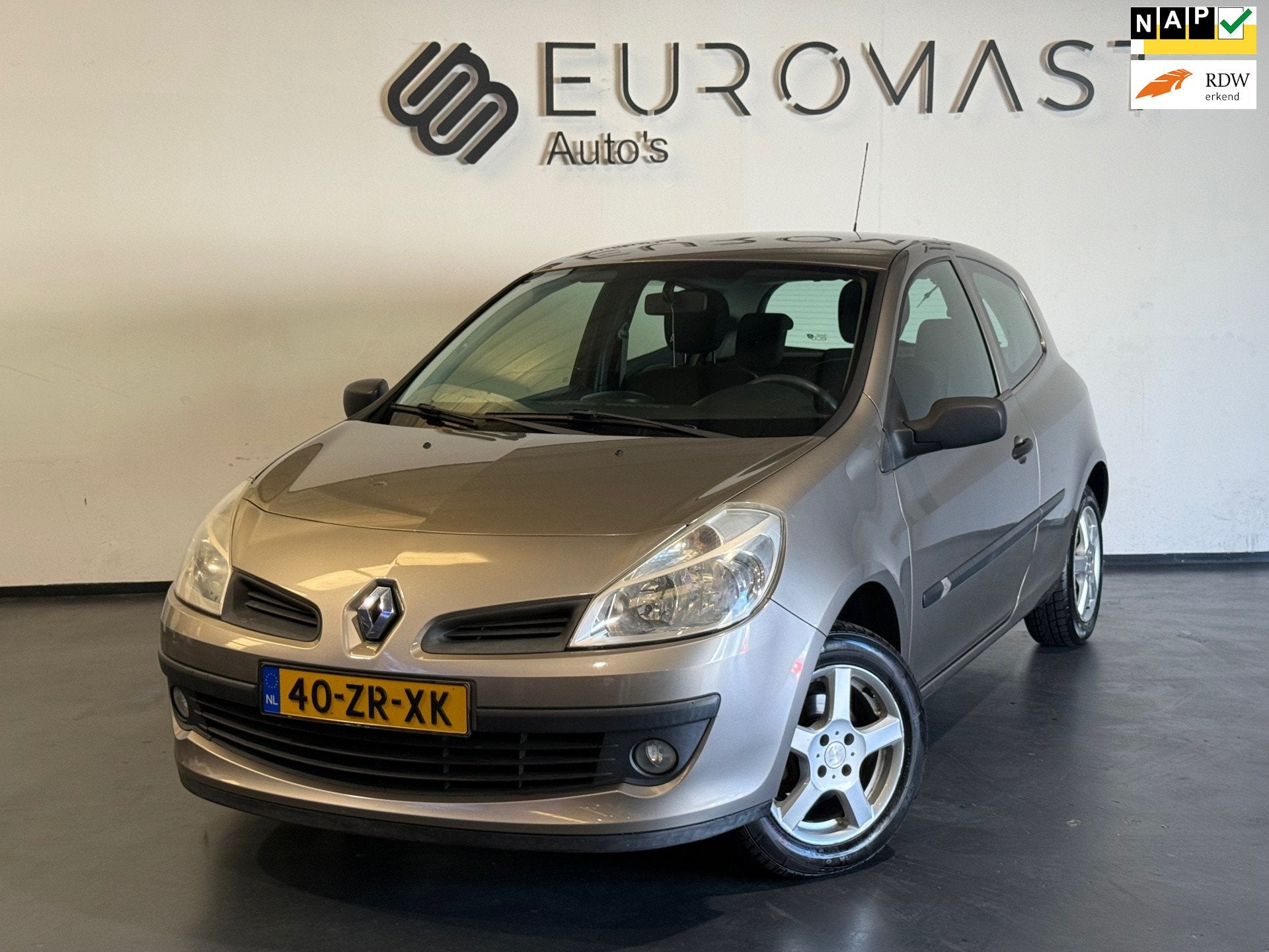 Renault Clio 1.2-16V Special Line Airco Trekhaak Nieuwe Apk, Gebruikt, Origineel Nederlands, Bedrijf, Handgeschakeld
