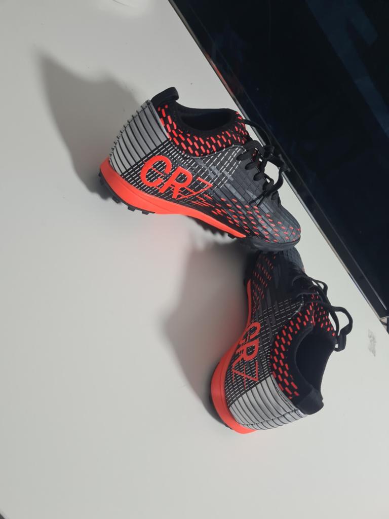 CR7 Voetbalschoenen Maat 39 - Zo goed als nieuw, Ophalen, Maat XS of kleiner, Schoenen, Nieuw