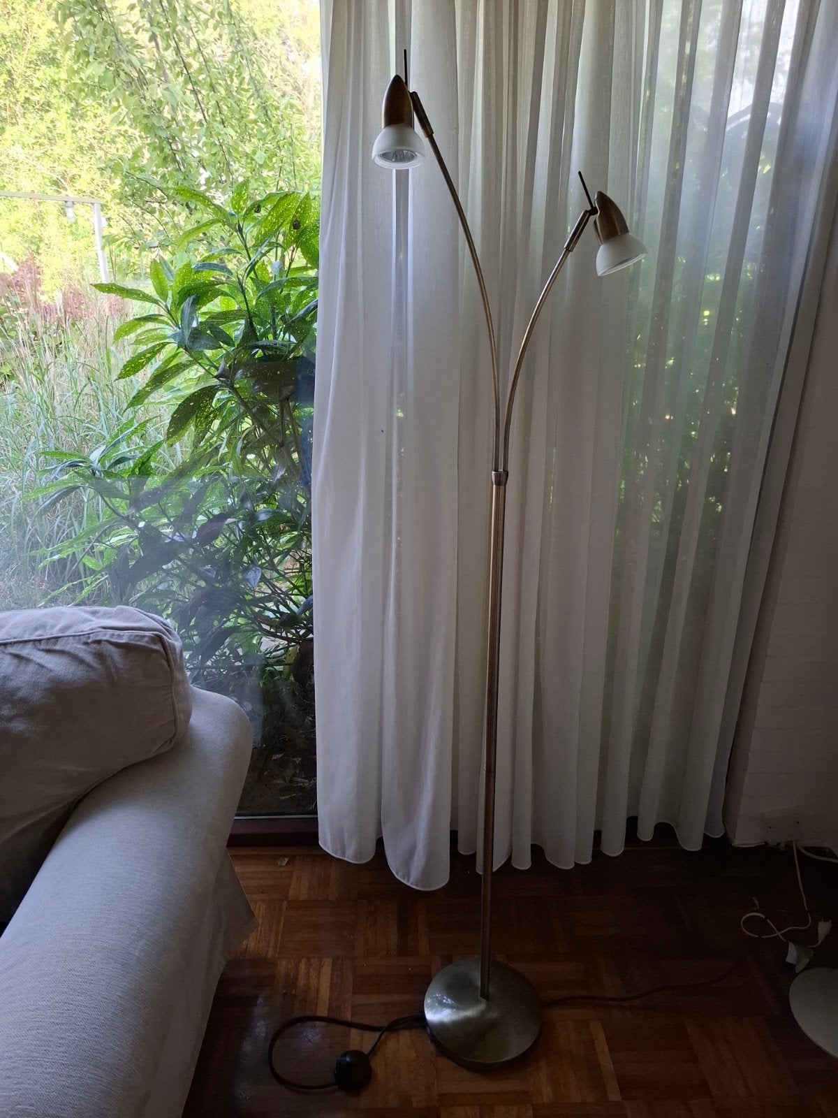 Messing vloerlamp met 2 lichtpunten., Ophalen, Zo goed als nieuw, 150 tot 200 cm