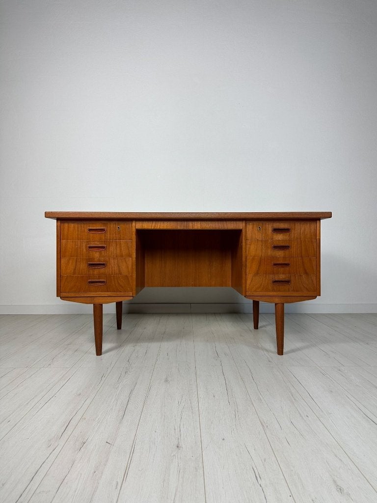 Minimalistisch Deens teak bureau vintage mid century 60s, Vintage, Ophalen of Verzenden, Zo goed als nieuw
