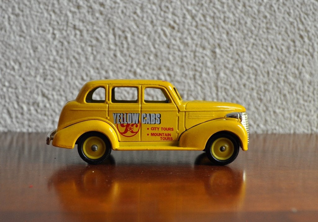Days Gone Lledo Mars Yellow Cab 9 cm, Ophalen of Verzenden, Gebruikt, Auto