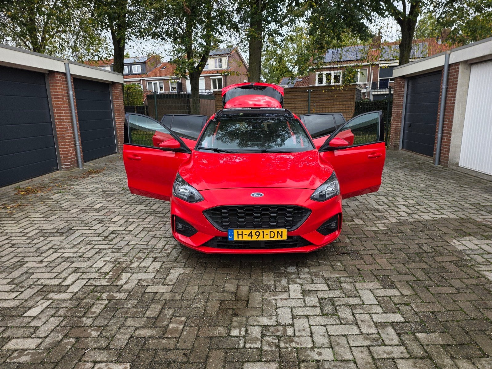 Ford Focus 1.5 Ecoboost 150pk 2020 Rood, 1345 kg, Zwart, Origineel Nederlands, Stationwagon