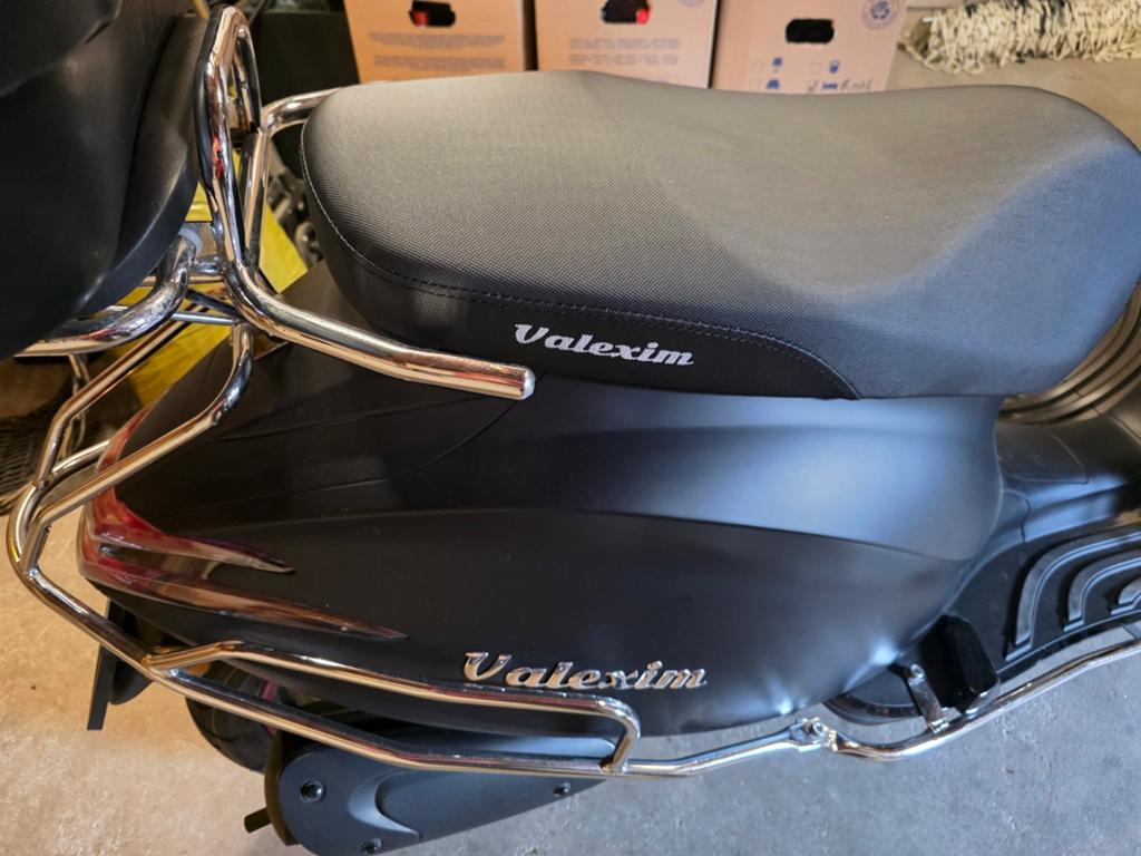 Zo goed als nieuwe scooter, model 2024, incl. accessoires, Ophalen, Zo goed als nieuw, Benzine, Overige merken