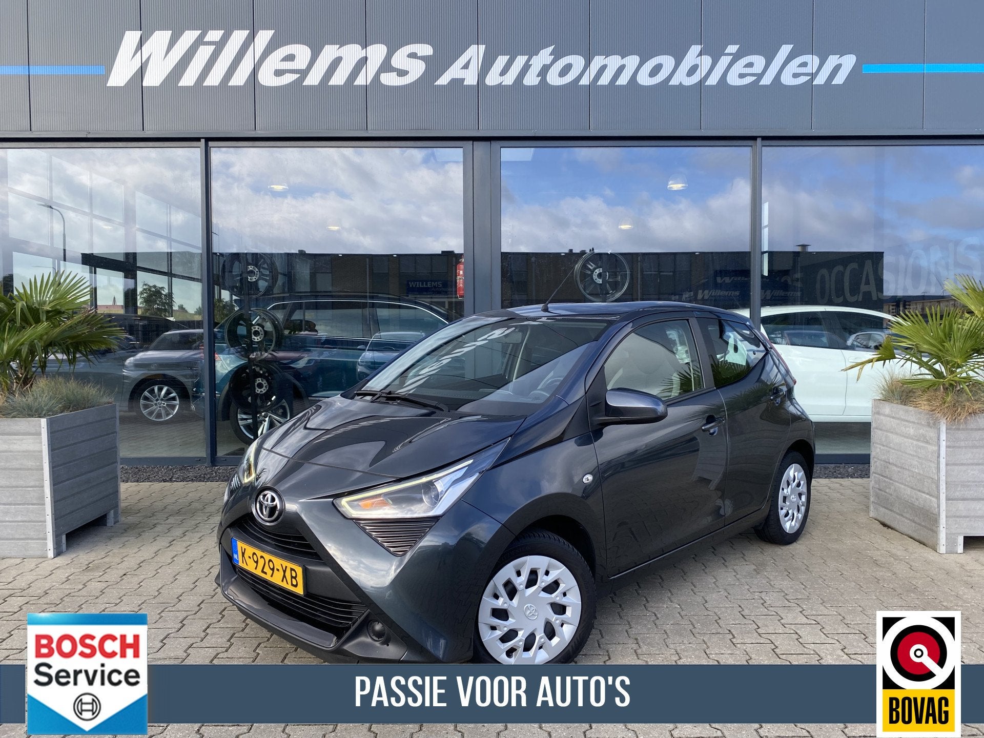 Toyota Aygo 1.0 VVT-i x-play App Connect, Airco & Camera, Voorwielaandrijving, Stof, Gebruikt, Met garantie (alle)