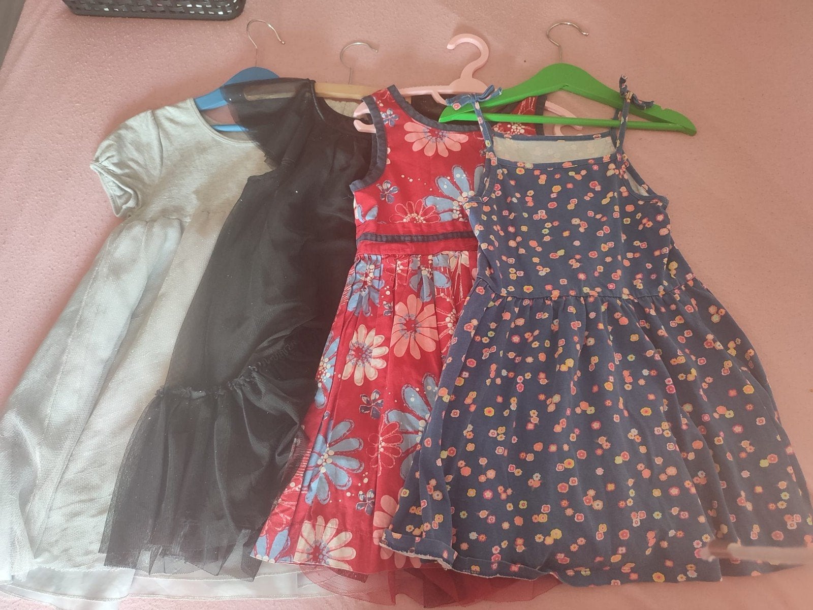 4 leuke jurkjes maat 104/110, Kinderen en Baby's, Kinderkleding | Maat 104, Ophalen of Verzenden, Gebruikt, Meisje, Jurk of Rok