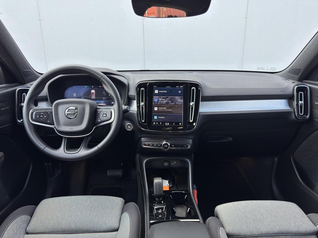 Volvo XC40 B4 Plus Dark | Adaptief Cruis | Trekhaak | Stuur, Automatische klimaatregeling, Gebruikt, 4 cilinders, Origineel Nederlands
