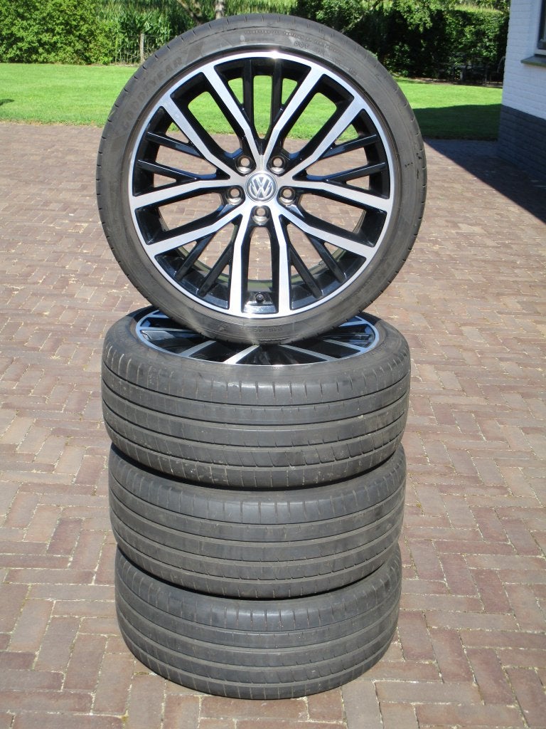 Orig. VW Polo 17 inch V 6R 6C velgen zomer Parabolica IZGST, Auto-onderdelen, Banden en Velgen, Banden en Velgen, 17 inch, Ophalen of Verzenden