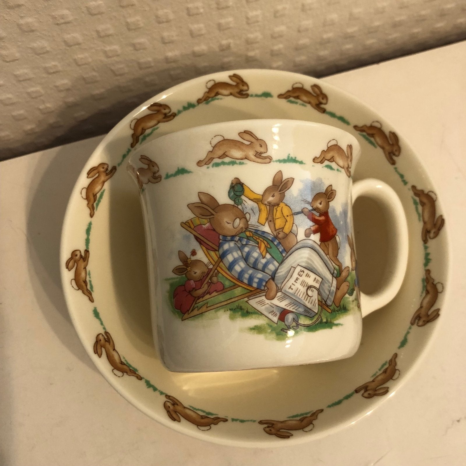 Royal Doulton Bunnykins kinderbeker en kom, Klassiek, Ophalen of Verzenden, Zo goed als nieuw, Kop(pen) en/of Schotel(s)
