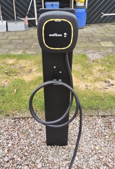 Wallbox Pulsar Max t/m 22 kw + kabel + paal + betonvoet, Ophalen, Gebruikt, Laadpaal en Laadkabel