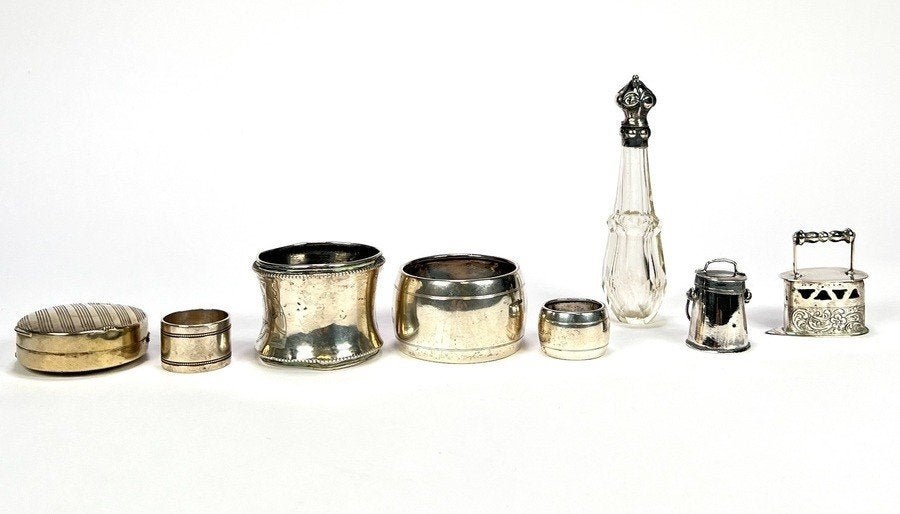 1087. Zilveren servetringen, miniaturen, parfumflesje, Ophalen of Verzenden, Zilver
