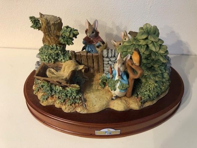 Beatrix Potter Beeldje Peter Rabbit en Familie, 26 cm, Ophalen of Verzenden, Zo goed als nieuw, Dier