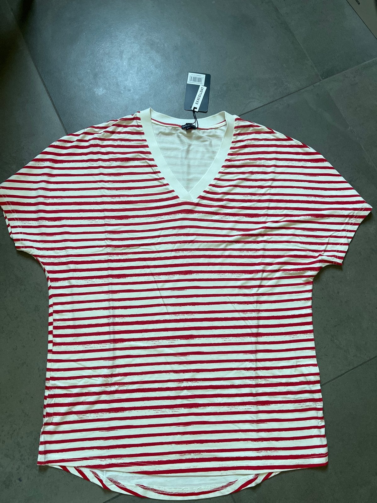 Nieuw EXXCELLENT gestreept T-shirt V-hals rood/wit, Kleding | Dames, Maat 46/48 (XL) of groter, Nieuw, Ophalen of Verzenden, Korte mouw