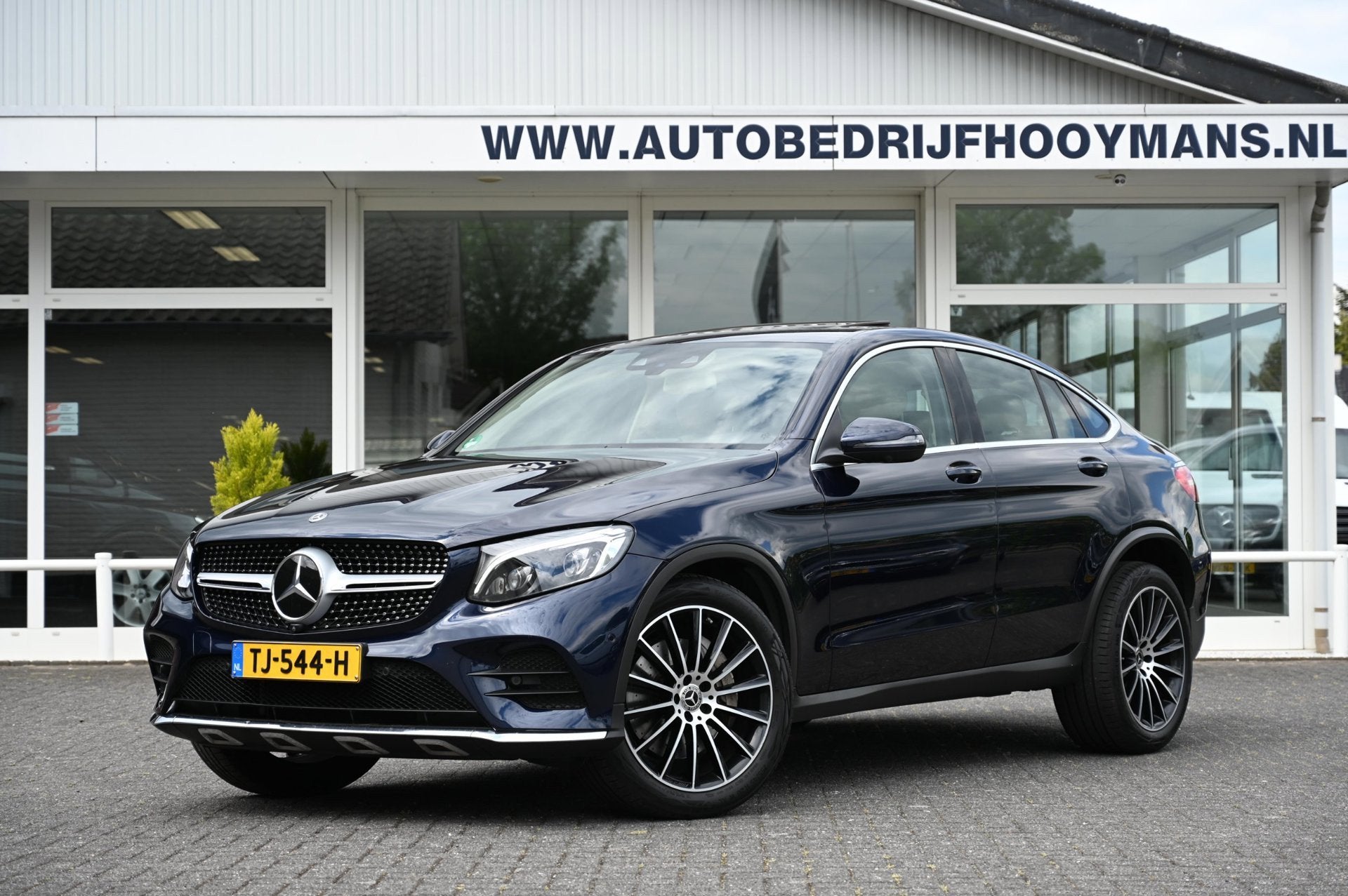 Mercedes-Benz GLC-klasse Coupé 250 4MATIC Premium Plus AMG, Auto's, Dealer onderhouden, Gebruikt, 4 cilinders, Bedrijf