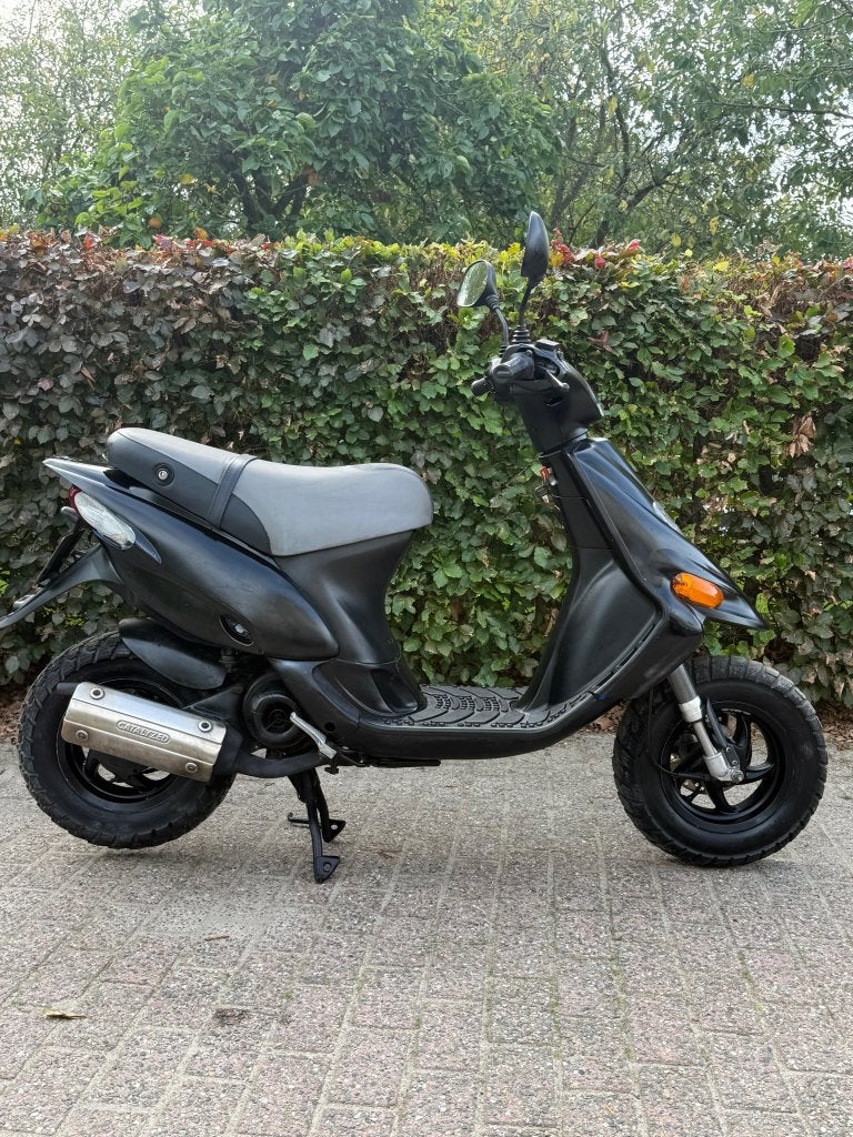 ⭐️Gilera stalker 50cc mat zwart 2 takt start en rijd goed ⭐️, Fietsen en Brommers, Niet ingevuld, Niet ingevuld, Niet ingevuld