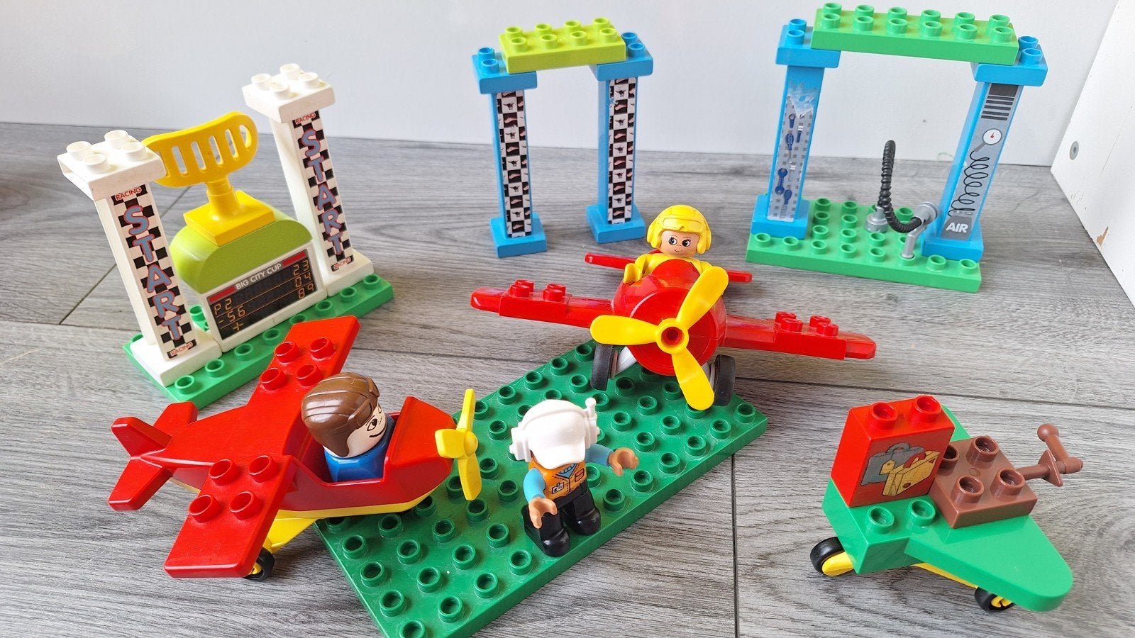 Unico/Duplo compatibele bouwset met vliegtuigen en figuren, Ophalen of Verzenden