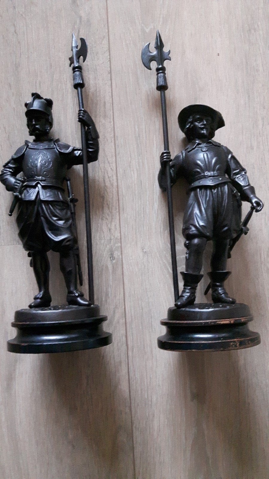 2 bronse beeltjes   40 cm, Ophalen