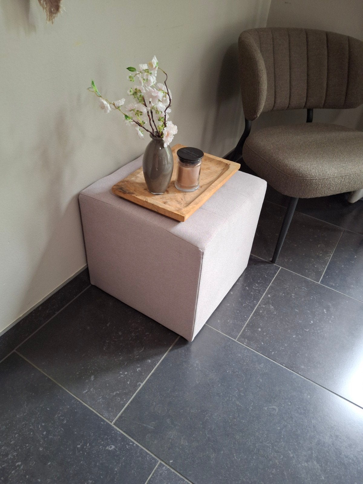 Vierkante poef/hocker - 46x46x42 cm - Zo goed als nieuw, Huis en Inrichting, Banken | Voetenbanken en Poefen, Ophalen, Minder dan 50 cm