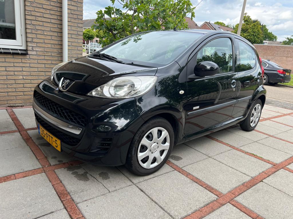 Peugeot 107 1.0 12V 5DR 2011 Zwart, Voorwielaandrijving, 4 stoelen, Origineel Nederlands, Handgeschakeld