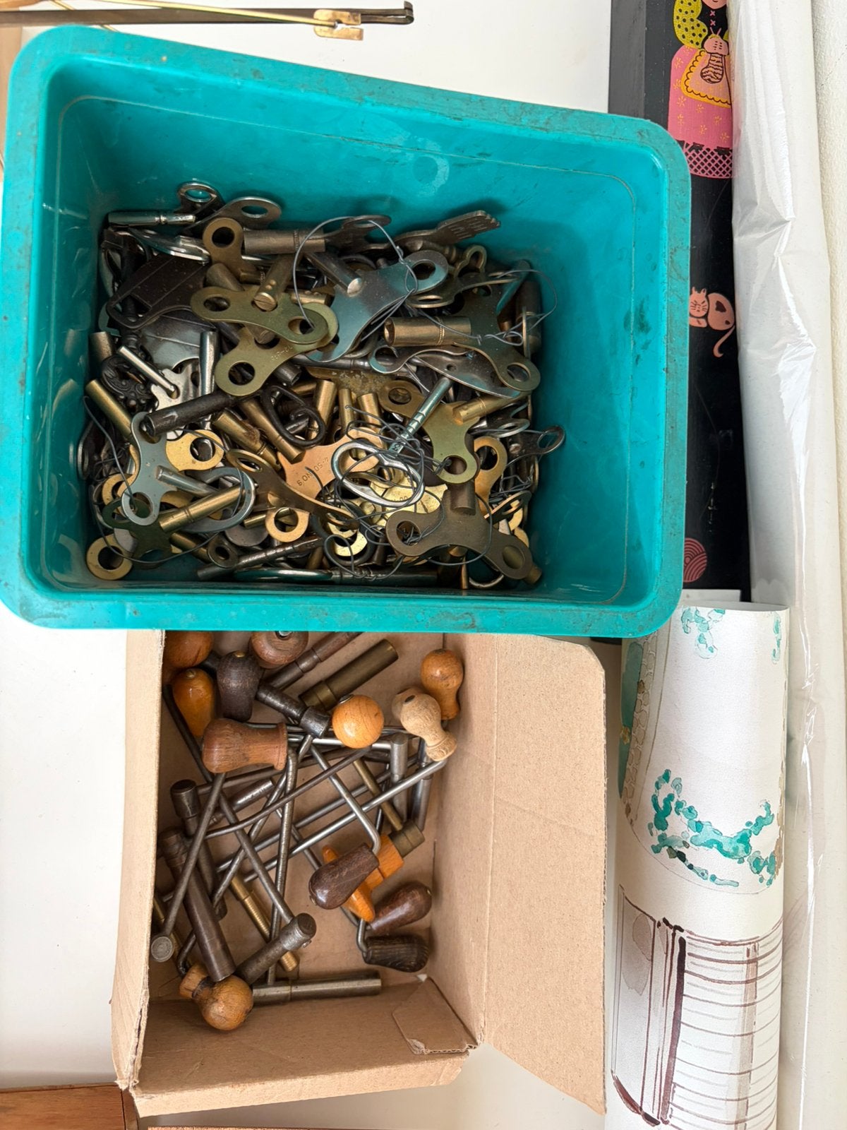 Onderdelen van klokkenmaker: Opwindsleutels oud en nieuw, Ophalen
