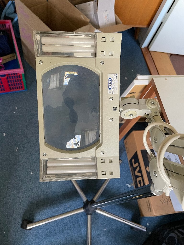 Loep met lamp op verrijdbare voet, Ophalen, Zo goed als nieuw, Loeplamp