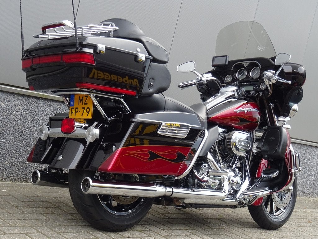 Harley-Davidson FLHTCUSE6 CVO ULTRA CLASSIC ELECTRA, Chopper, Bedrijf, Meer dan 35 kW, 1801 cc