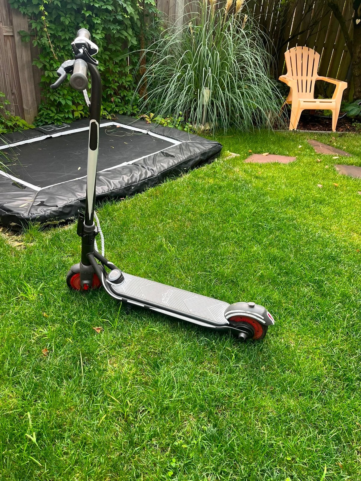 Ninebot Zing C20 E-step – 16 km/u – incl. oplader & stickers, Fietsen en Brommers, Ophalen, Gebruikt, Elektrische step (E-scooter)