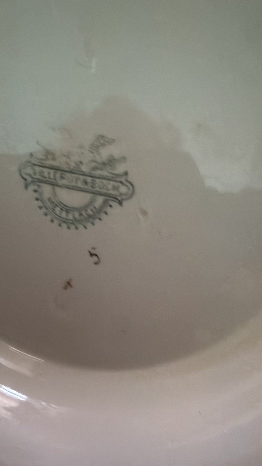 Antieke dekschalen villeroy en Boch…(beschadigd), Ophalen