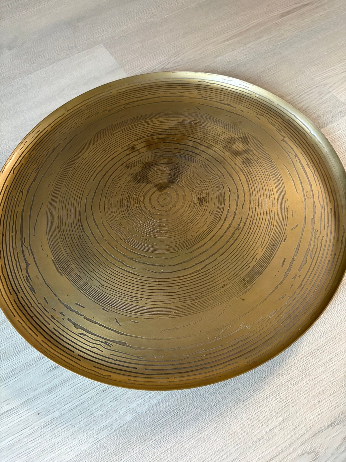 Light & Living schaal brons rond 60cm, helaas Wat vlekken e, Ophalen of Verzenden, Zo goed als nieuw, Rond, Metaal
