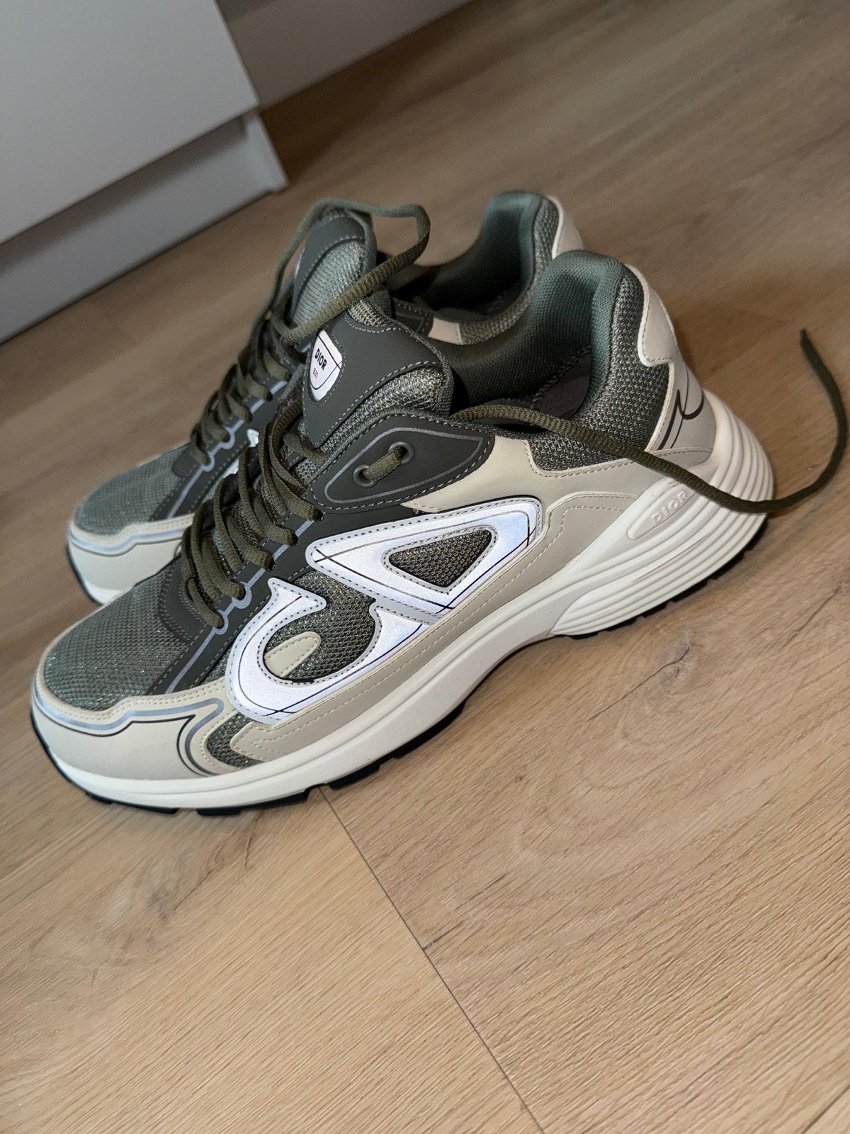 Dior B30 Sneakers - Zo goed als nieuw, Ophalen of Verzenden, Zo goed als nieuw, Overige kleuren, Sneakers of Gympen