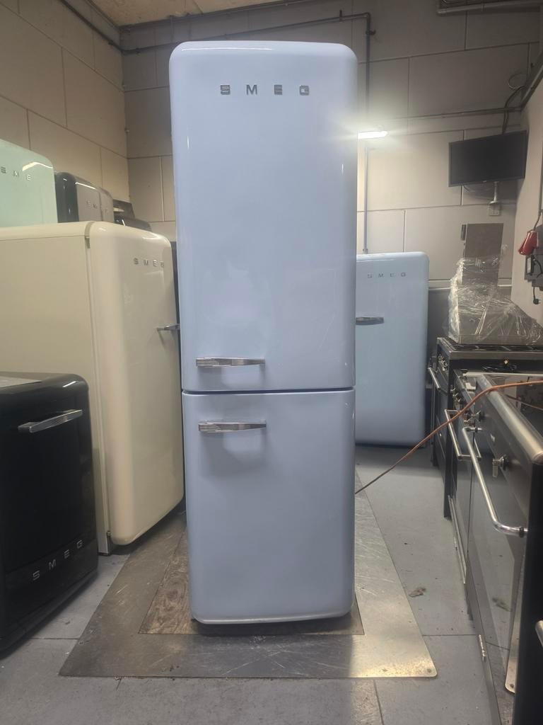 Smeg koekalst babyblauw(gratis bezichtiging), Witgoed en Apparatuur, Ophalen, 200 liter of meer, 60 cm of meer, 160 cm of meer