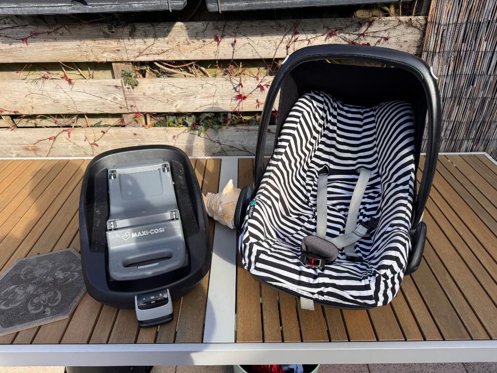 Maxicosi en isofix (family fix), Kinderen en Baby's, Autostoeltjes, Ophalen, Gebruikt, Isofix, 0 t/m 13 kg