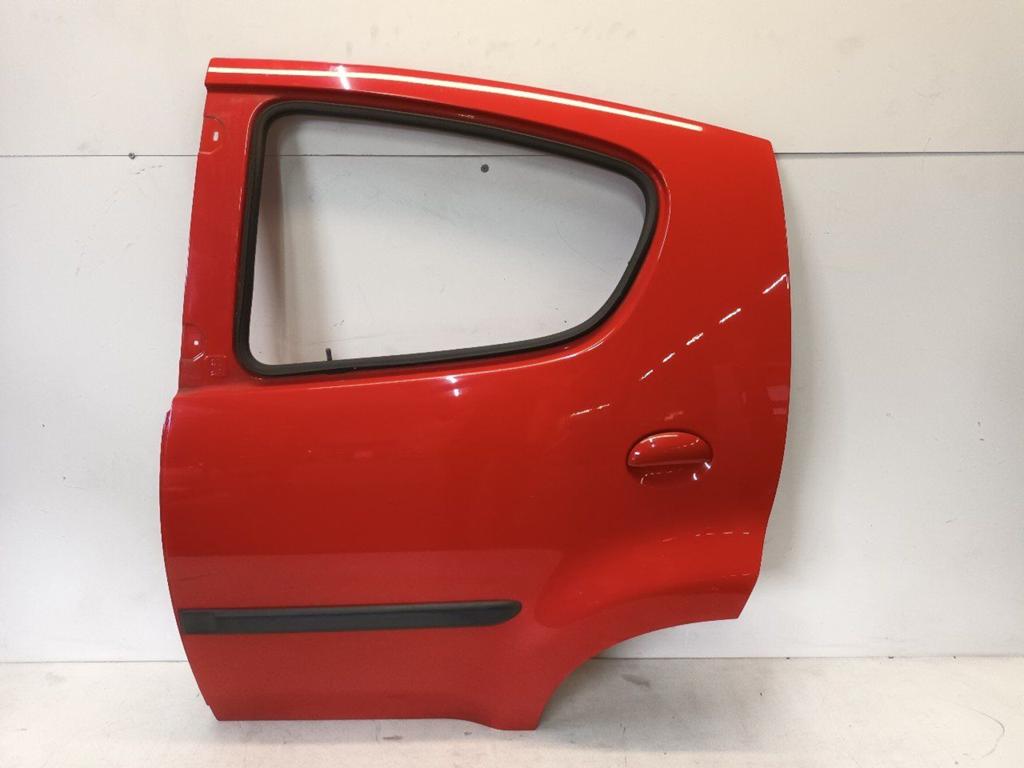 Portier links achter Peugeot 107, Onderdelen@venauto.nl, Van der Ven Autorecycling B.V., Gebruikt, Ettenseweg 76, 4706 PB Roosendaal, The Netherlands