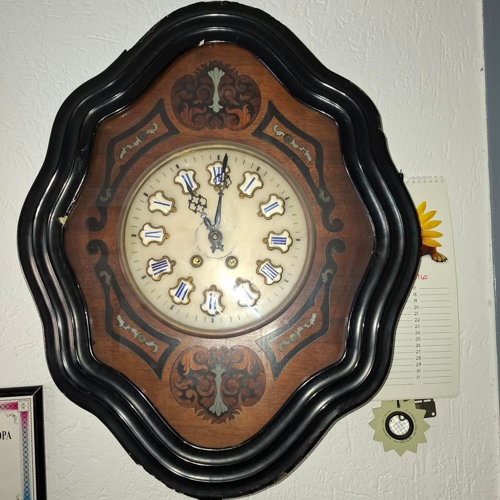 Antieke Wandklok met Houten Frame en Romeinse Cijfers, Ophalen