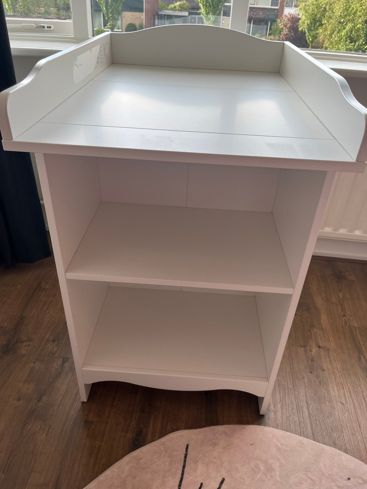 Witte commode met opstaande rand en opbergruimte, Ophalen, Gebruikt, 50 tot 70 cm, 75 tot 100 cm
