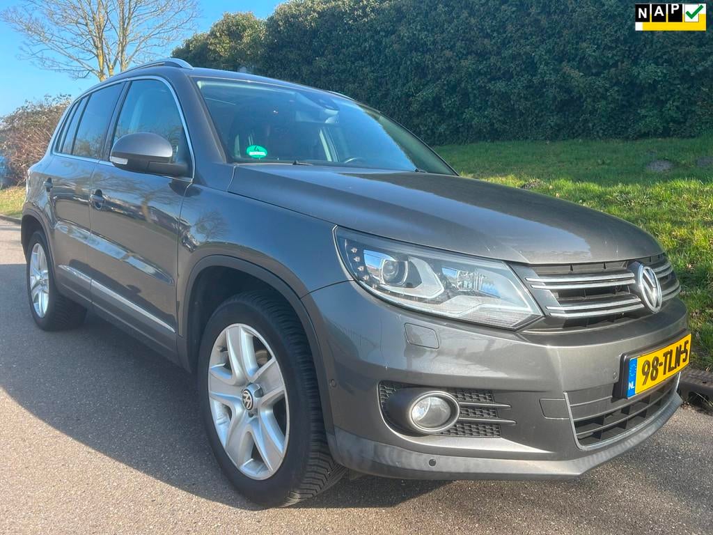 Volkswagen Tiguan 2.0 TDI Sport&Style 4Motion - Pano - Navi, Euro 5, Gebruikt, 4 cilinders, Diesel