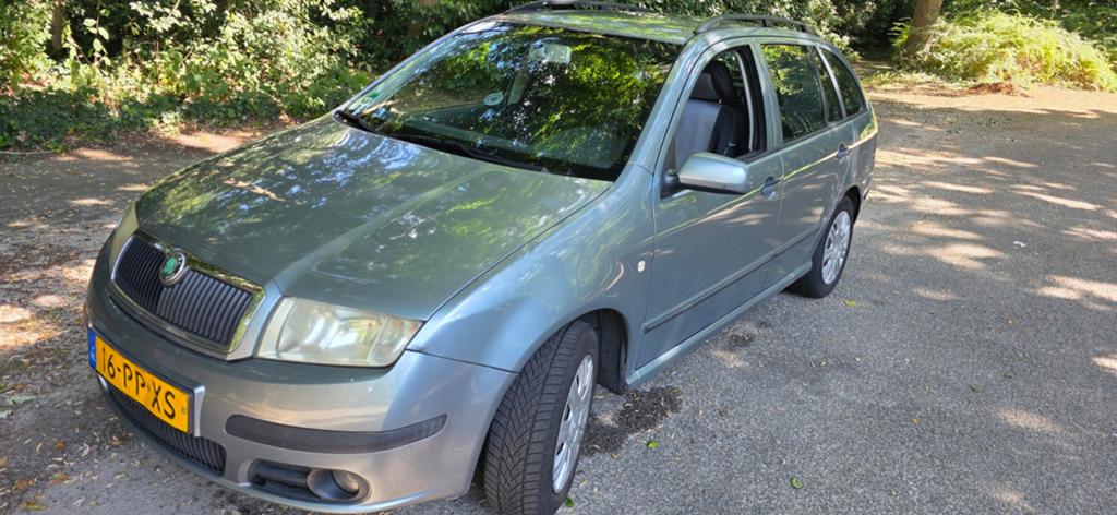 Skoda Fabia 1.4 Combi 55KW 2005 Grijs, Voorwielaandrijving, 74 pk, Zwart, 4 cilinders