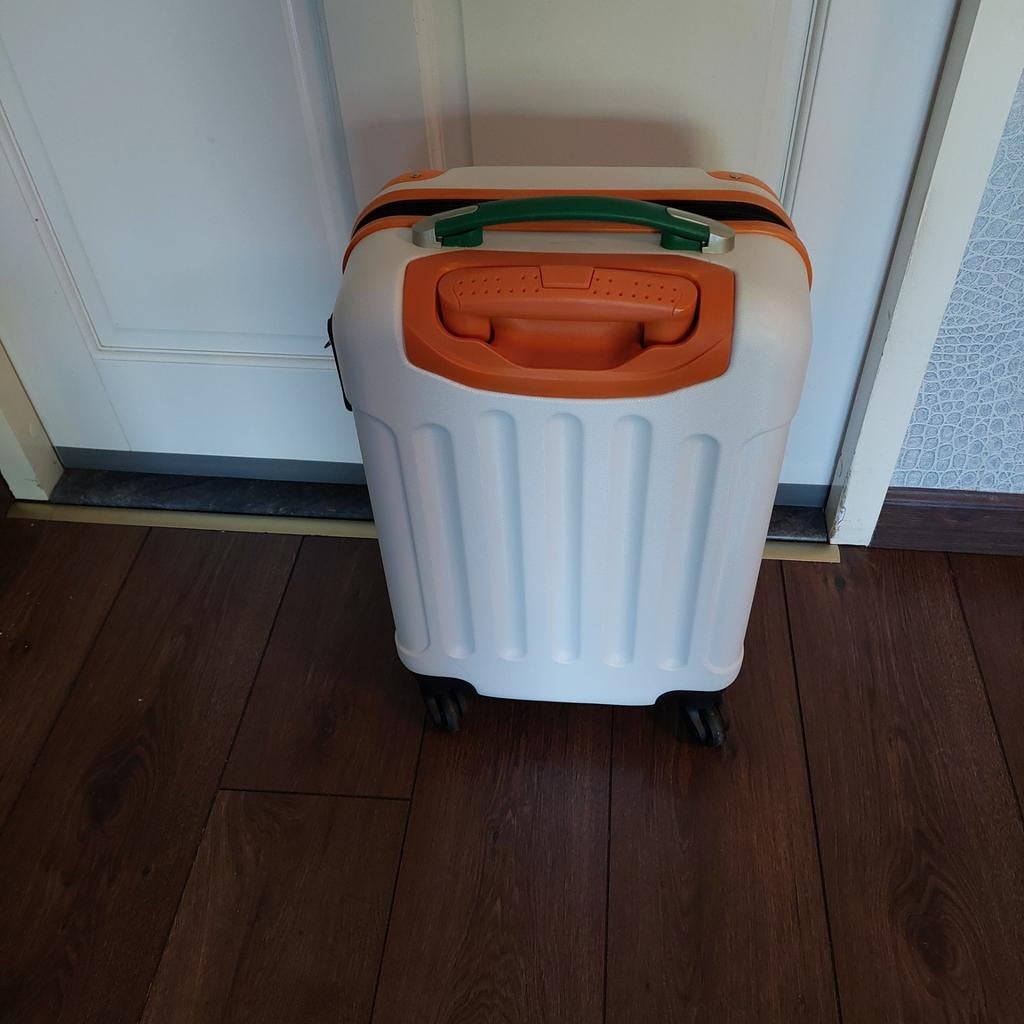 Postcodeloterij koffer., Ophalen, Hard kunststof, 50 tot 60 cm, Wieltjes