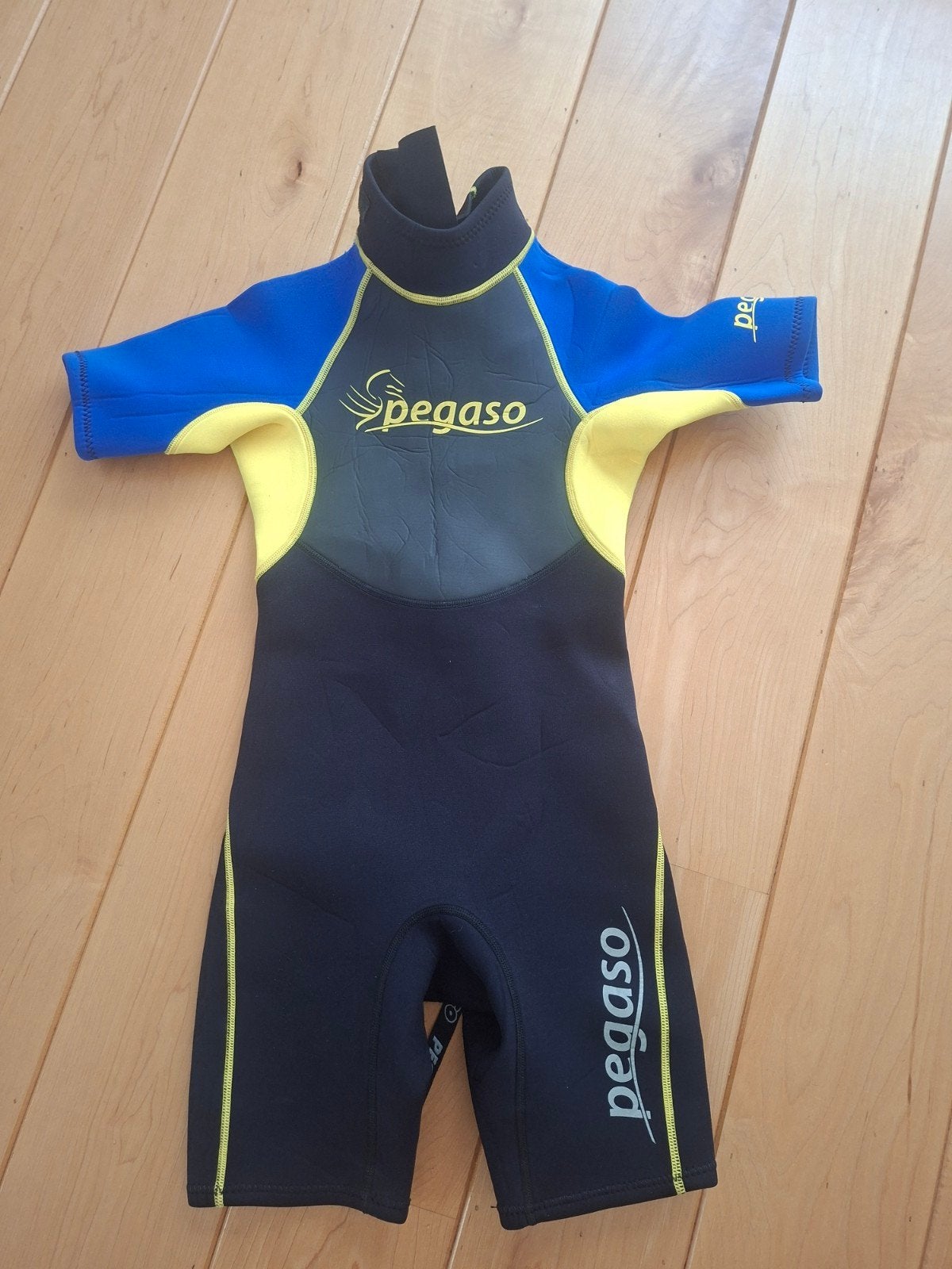 Pegaso kinderwetsuit maat L - zo goed als nieuw, Wetsuit, Kind, Ophalen of Verzenden, Zo goed als nieuw