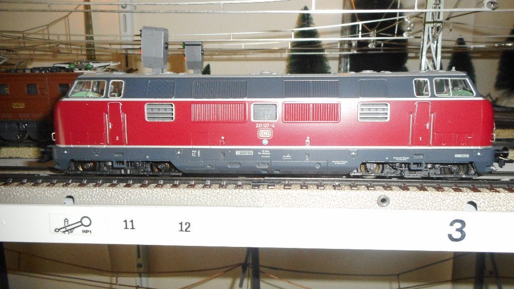 MARKLIN 3782 Duitse fraaie dieselloc serie V 221 DB top ,dig, Wisselstroom, Locomotief, Ophalen of Verzenden, Zo goed als nieuw