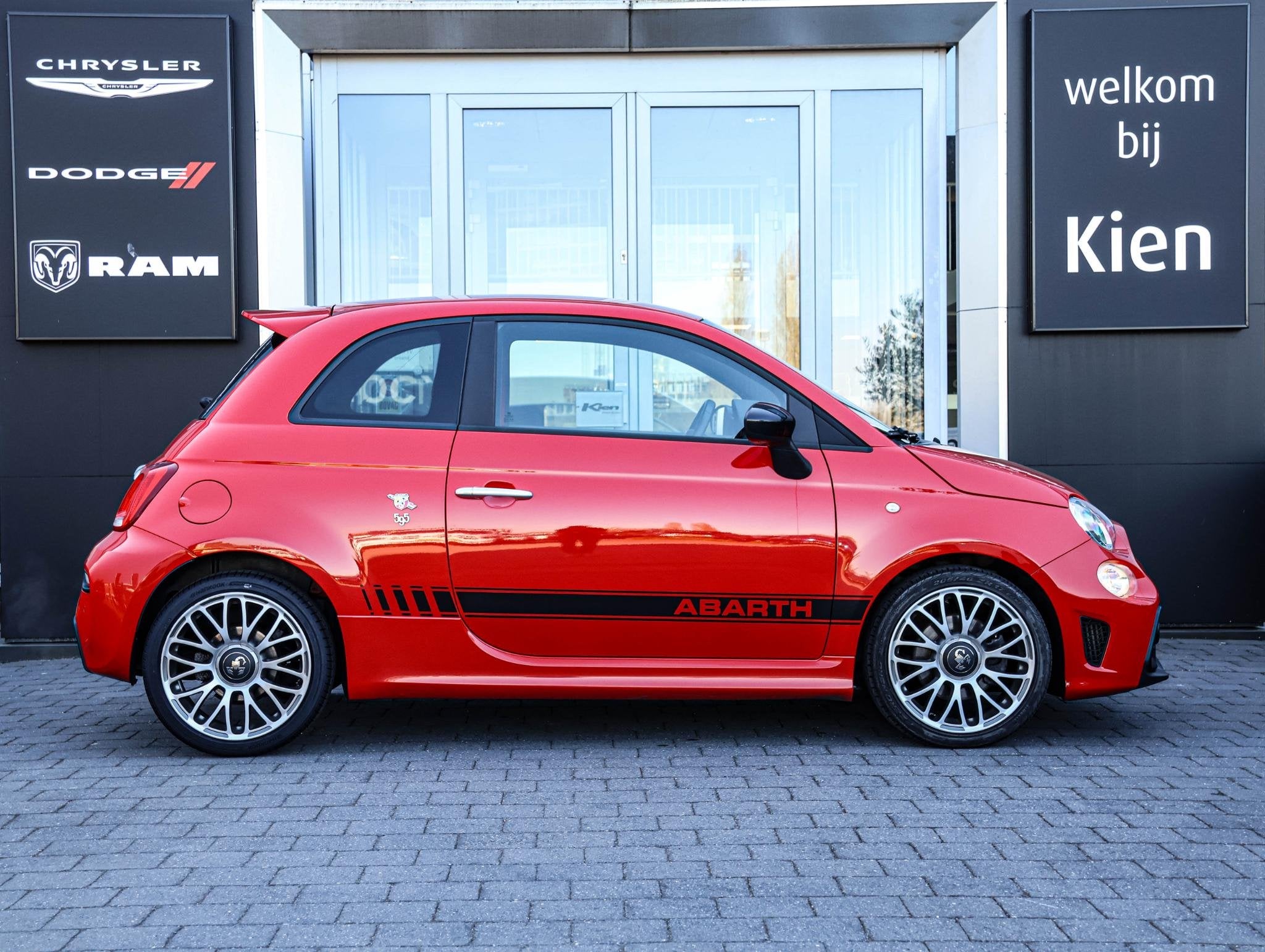 Fiat 500 1.4 T-Jet Abarth 595 | Apple Carplay | Navi | Sport, Auto's, Voorwielaandrijving, 145 pk, Stof, Euro 6