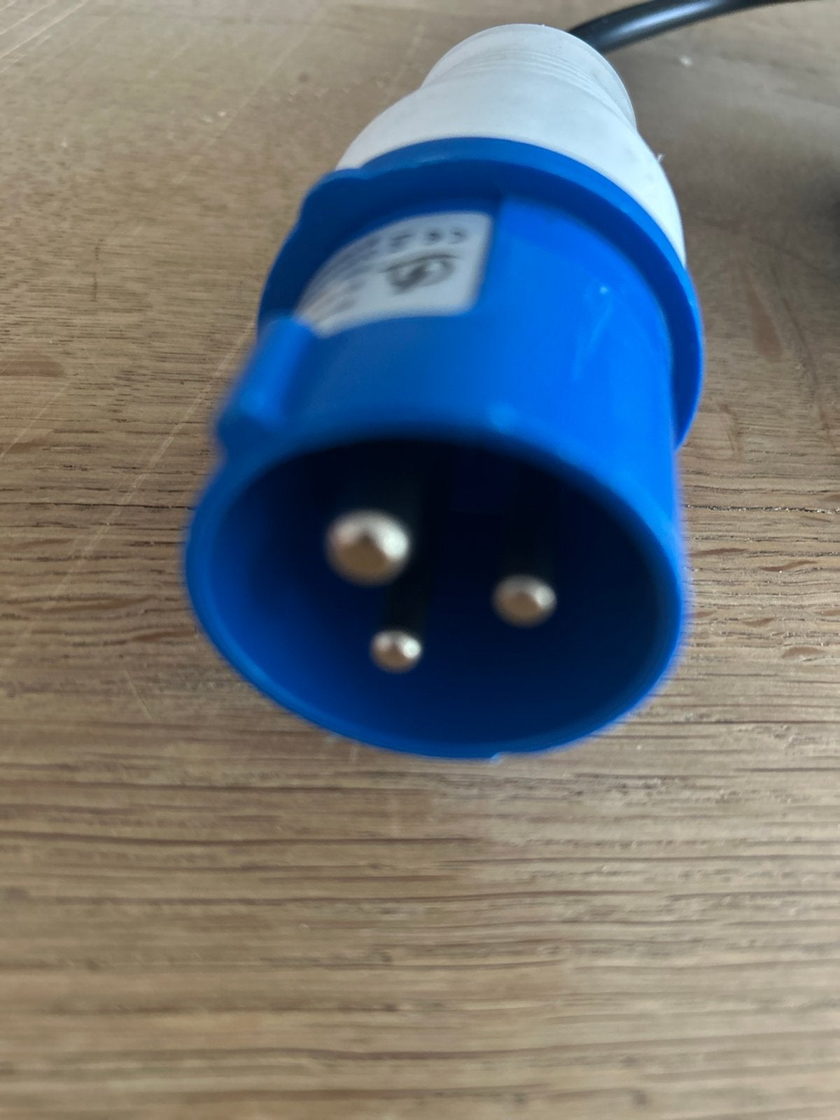 CEE stekker naar 3x randaarde stekkerdoos adapter, Ophalen of Verzenden, Zo goed als nieuw