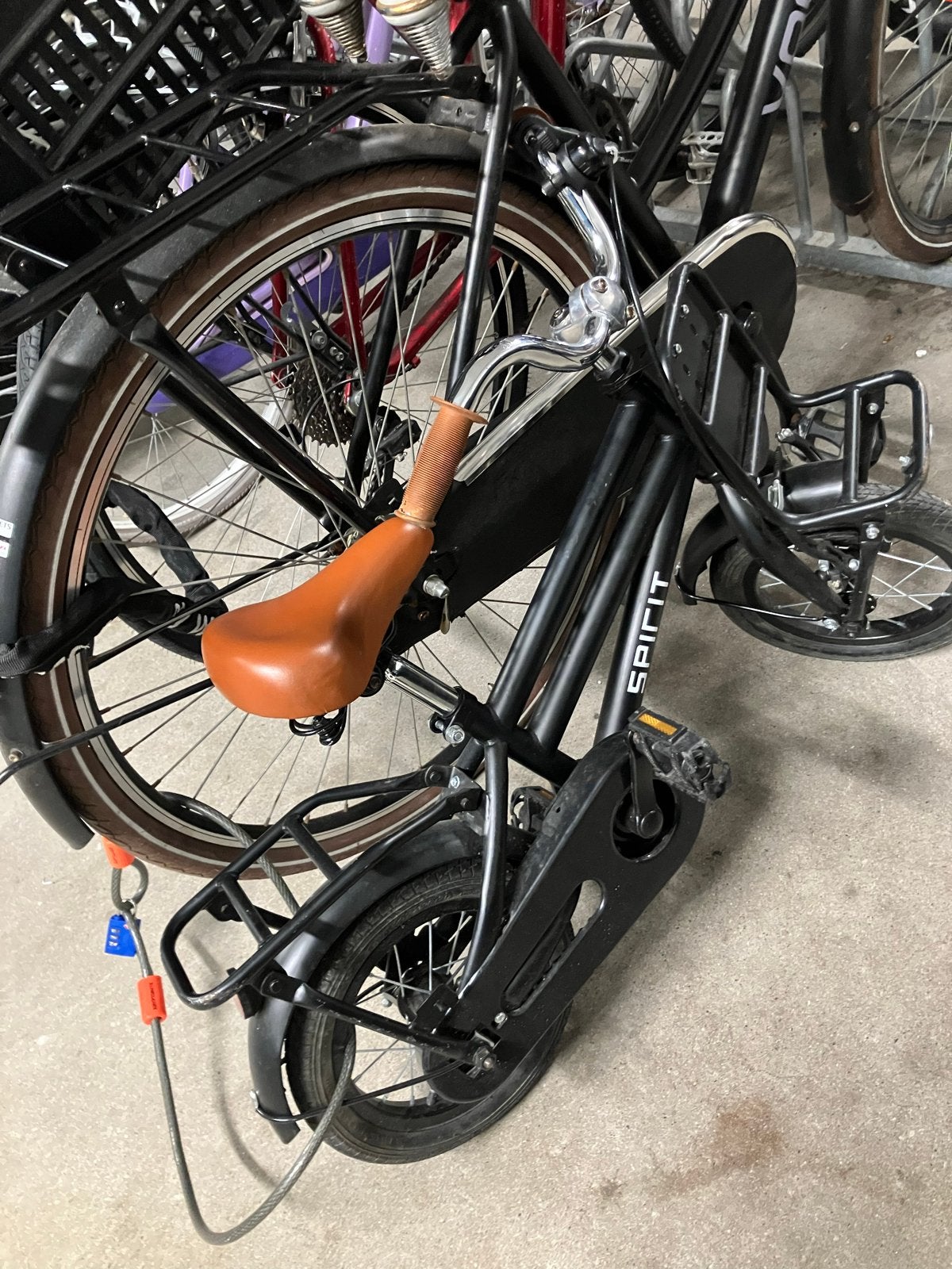 Foto 10 van Spirit kinderfiets - Zwart, robuust en klaar voor avontuur