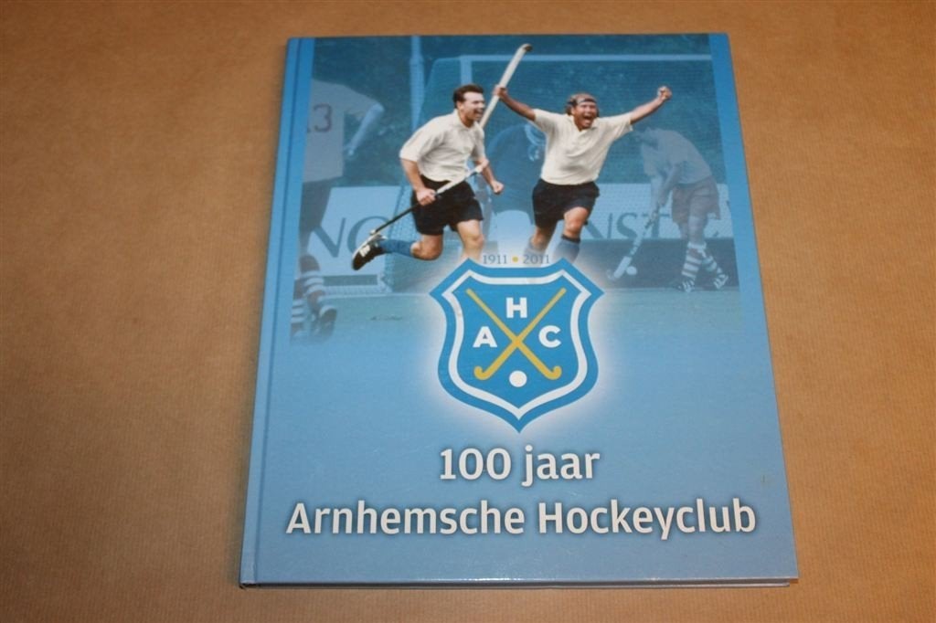 100 Jaar Arnhemsche Hockeyclub — Jubileumboek 1911-2011, Boeken, Ophalen of Verzenden, Zo goed als nieuw, Watersport en Hengelsport